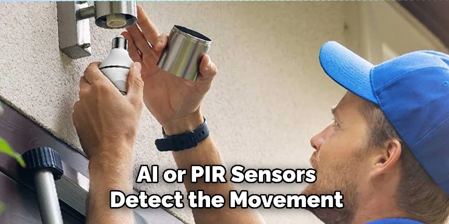 It Has Built-in
Microphones and Speakers