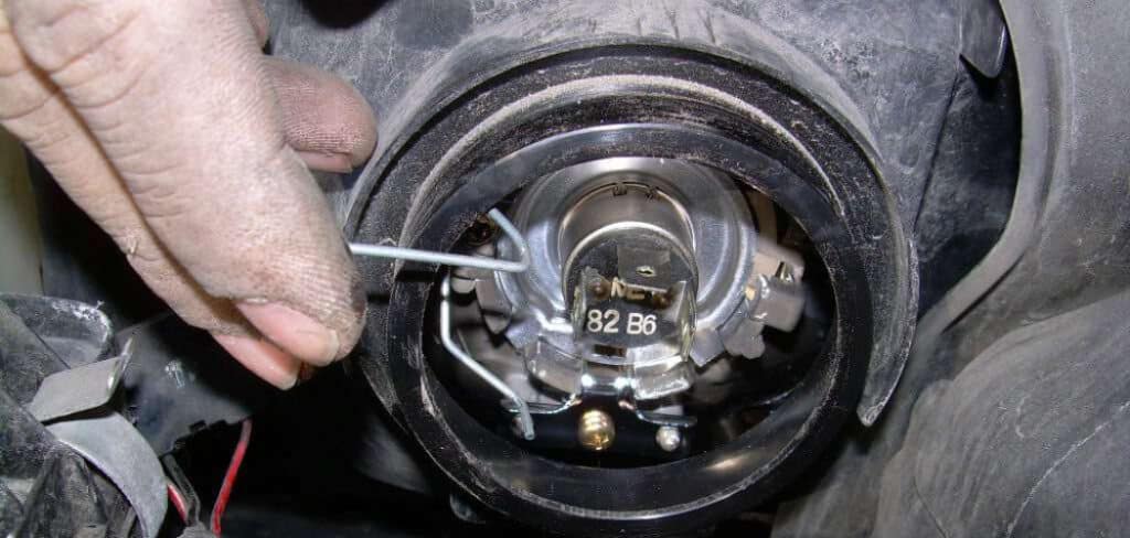 How to Use Bulb Grease