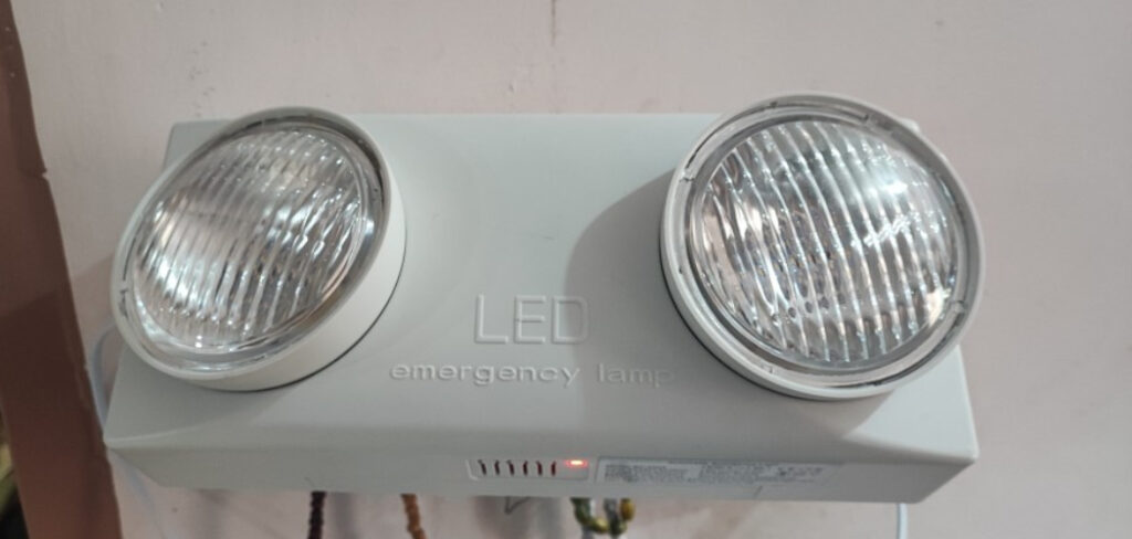 How to Choose the Right Emergency Light
